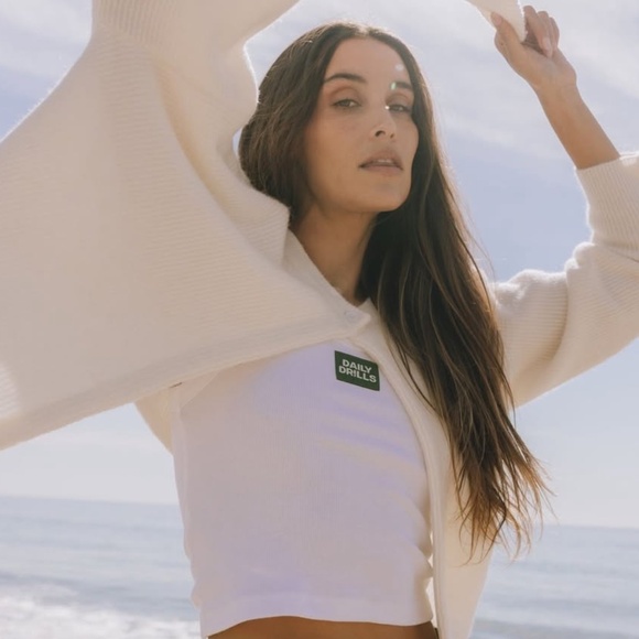 Daily Drills Tank Top in white  NWT - M/L - Picture 2 of 4